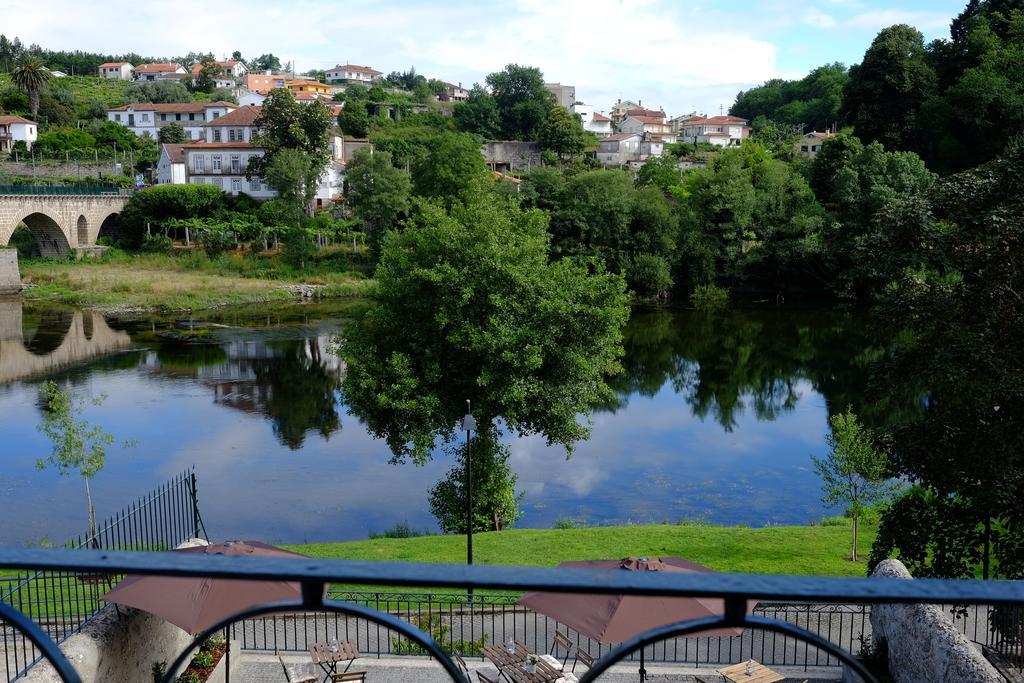 Hotel Os Poetas Ponte da Barca Exterior photo